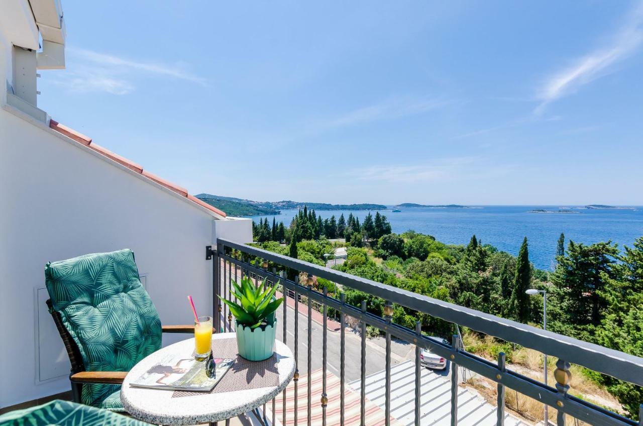 King Suite Mlini Exterior photo